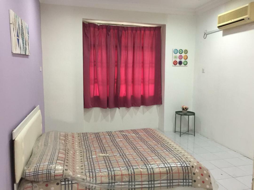The Garden Vacation Home Lumut Exterior foto